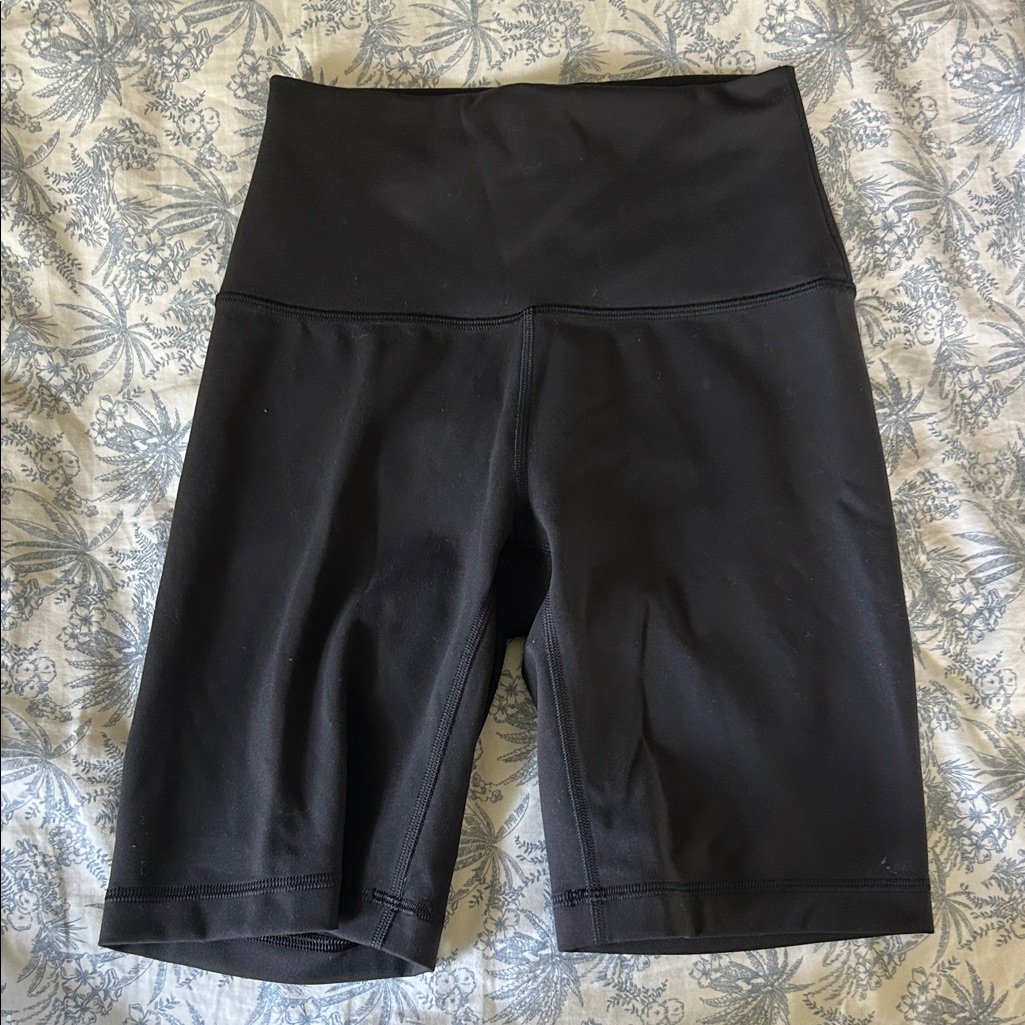 Wunder Train Contour Fit High Rise Short 8”